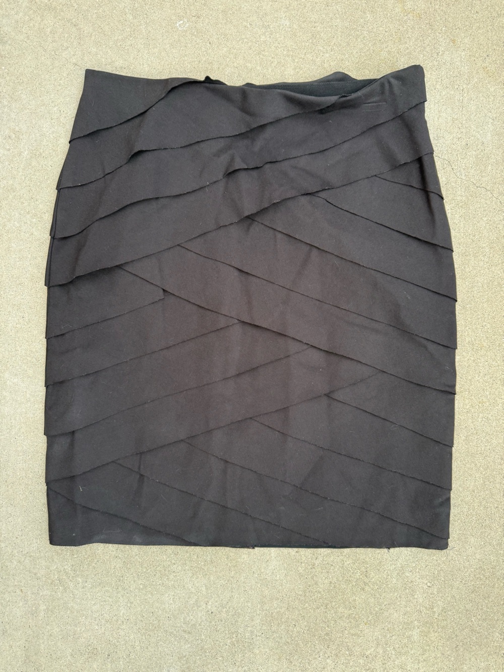 White House Black Market Tiered Layered Pencil Skirt (Size 12)